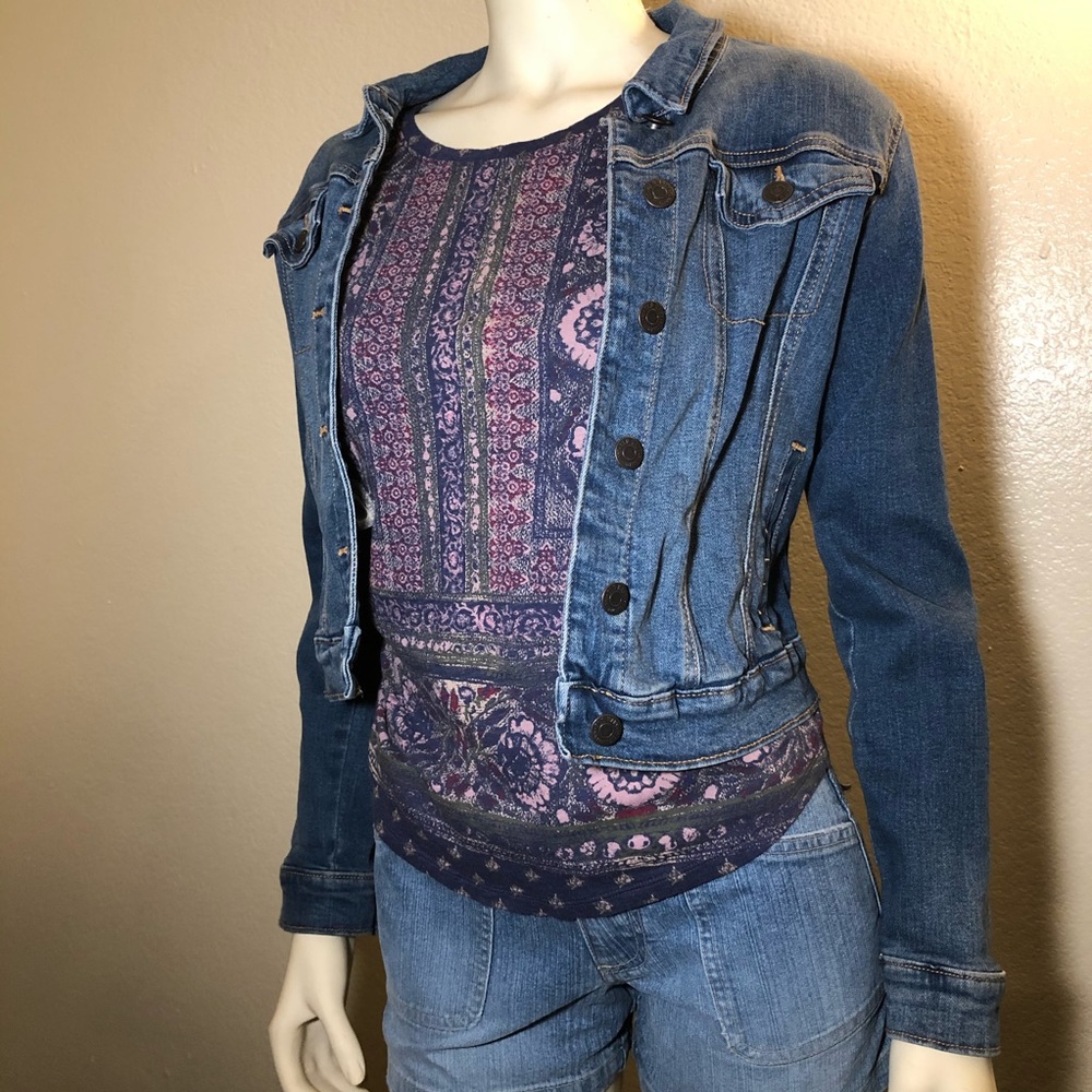 Women’s lucky brand t-shirt